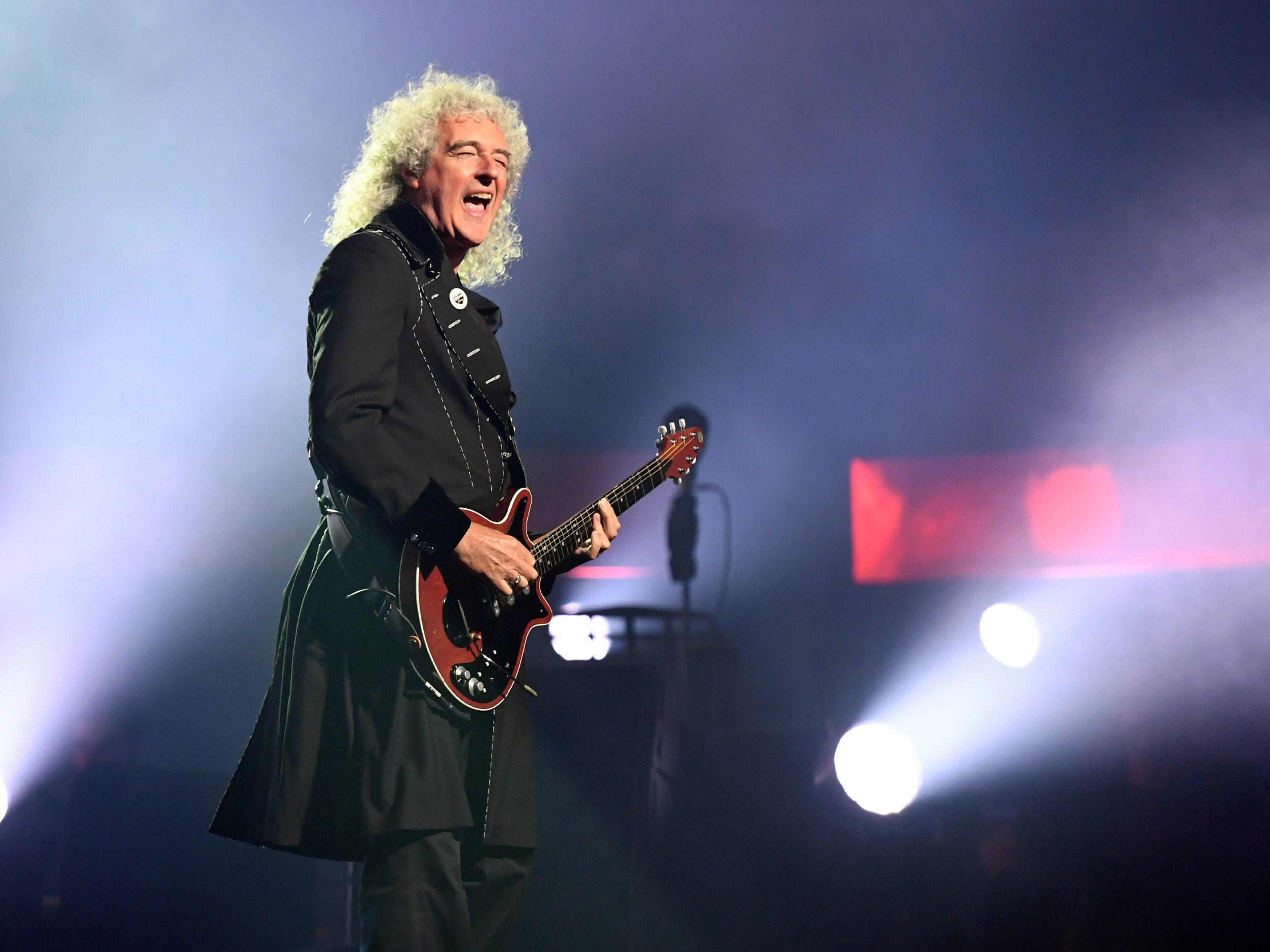 Gitarrist Brian May präsentiert erstmals unveröffentlichten Queen-Song im Radio