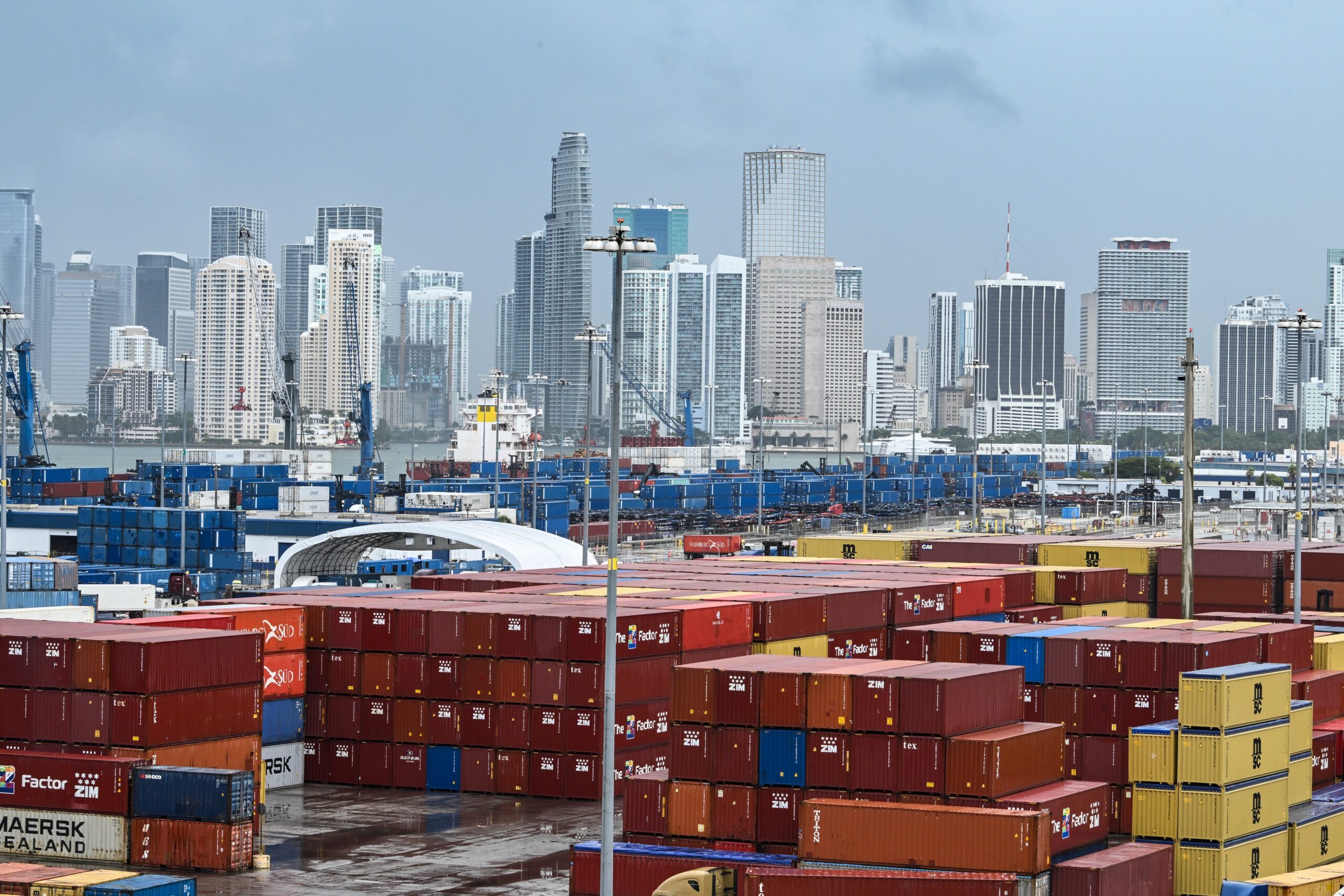 EU-Parlament stimmt für Umsetzung von US-Handelsdeal – und stellt Bedingungen