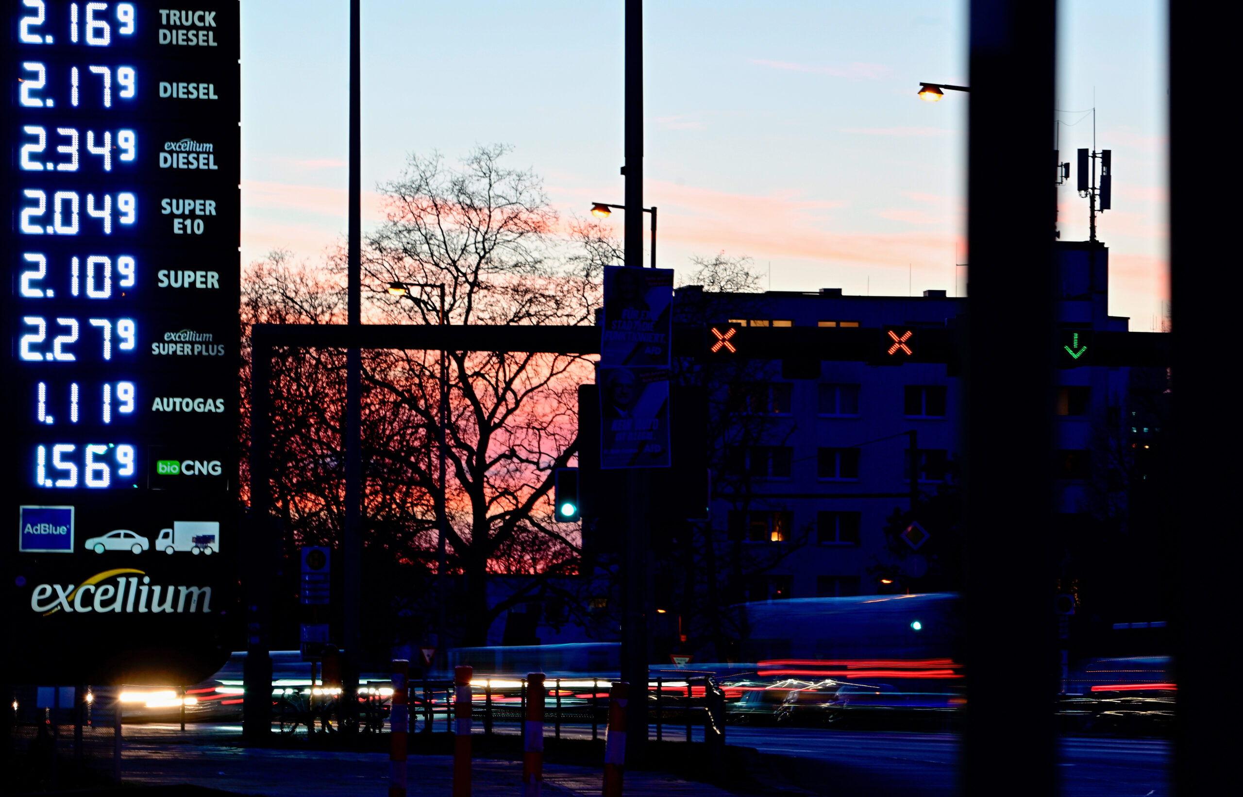 Tankstellen-Preisregel beschlossen – Koalition will weitere Entlastungen prüfen