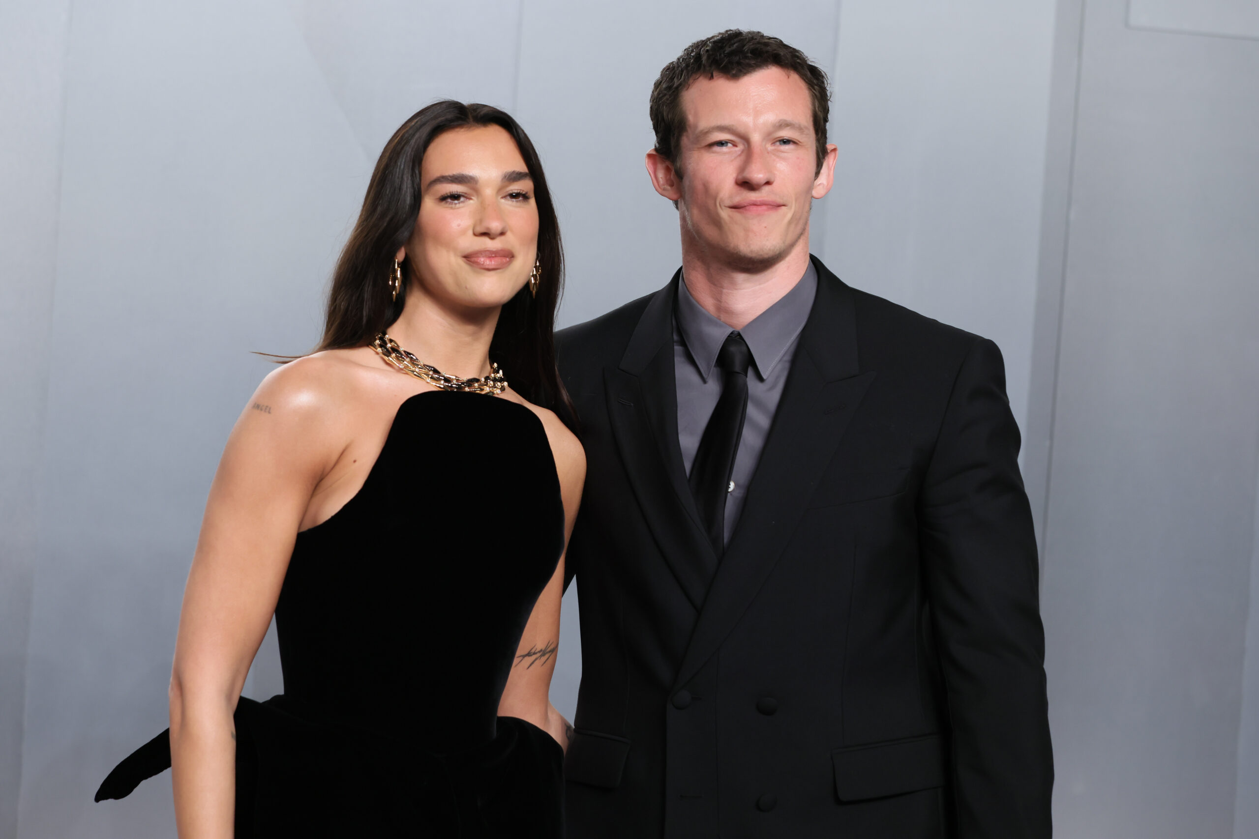 Berichte: Sängerin Dua Lipa und Schauspieler Callum Turner  haben geheiratet