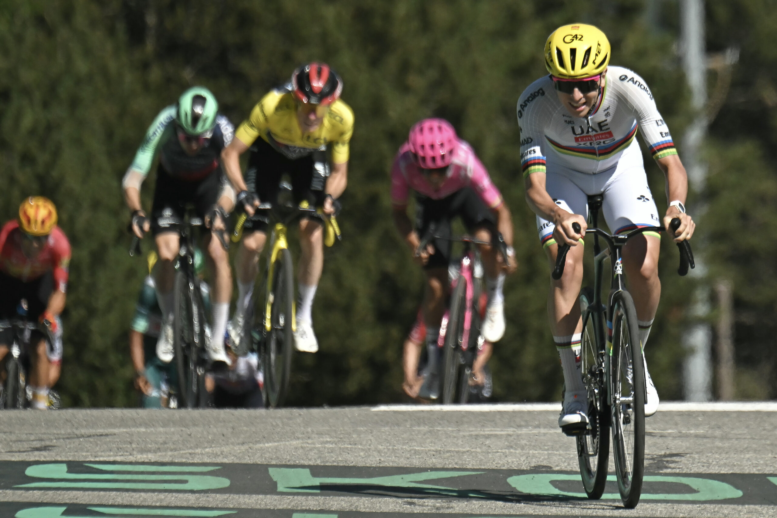 Tour de France: Tadej Pogacar remporte la 3e étape et prend le maillot jaune
