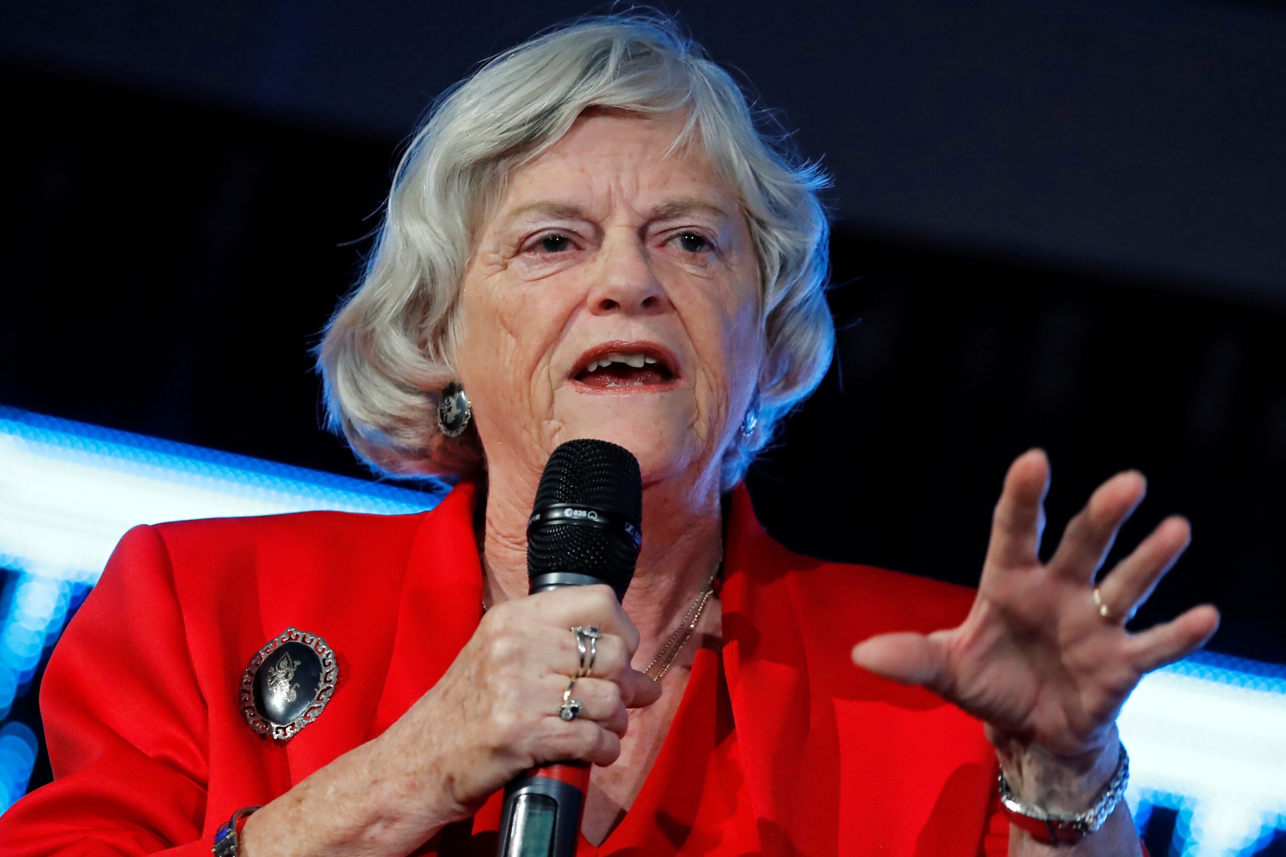 Royaume-Uni: la police antiterroriste enquête sur le meurtre d’une figure de la droite conservatrice