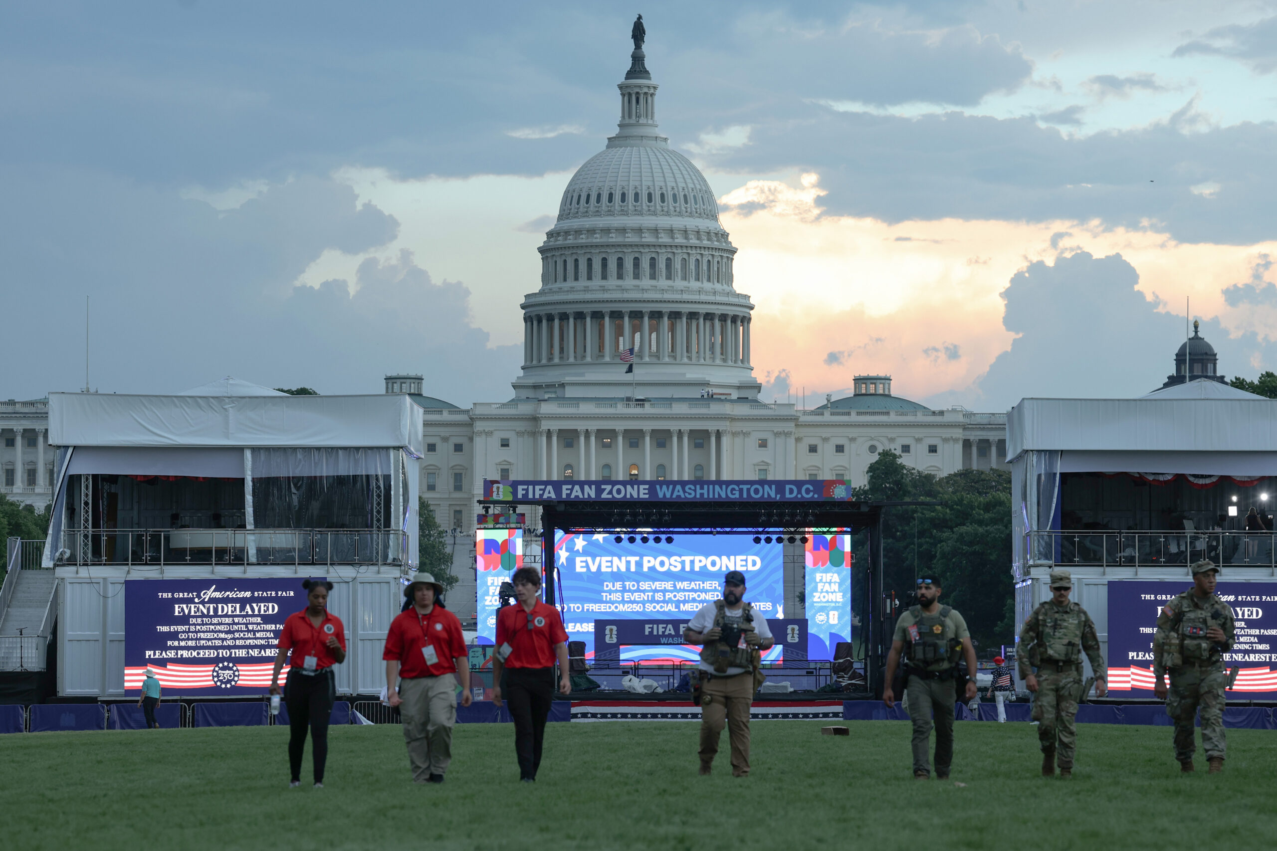 Les Etats-Unis fêtent leurs 250 ans, la météo retarde le discours de Trump à Washington