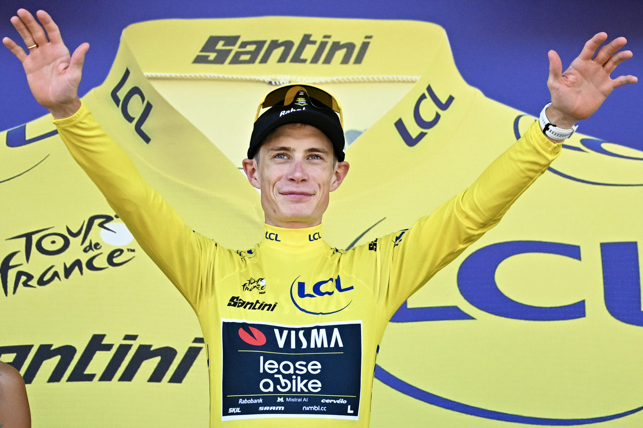 Tour de France: Vingegaard premier maillot jaune après le succès de Visma dans le chrono