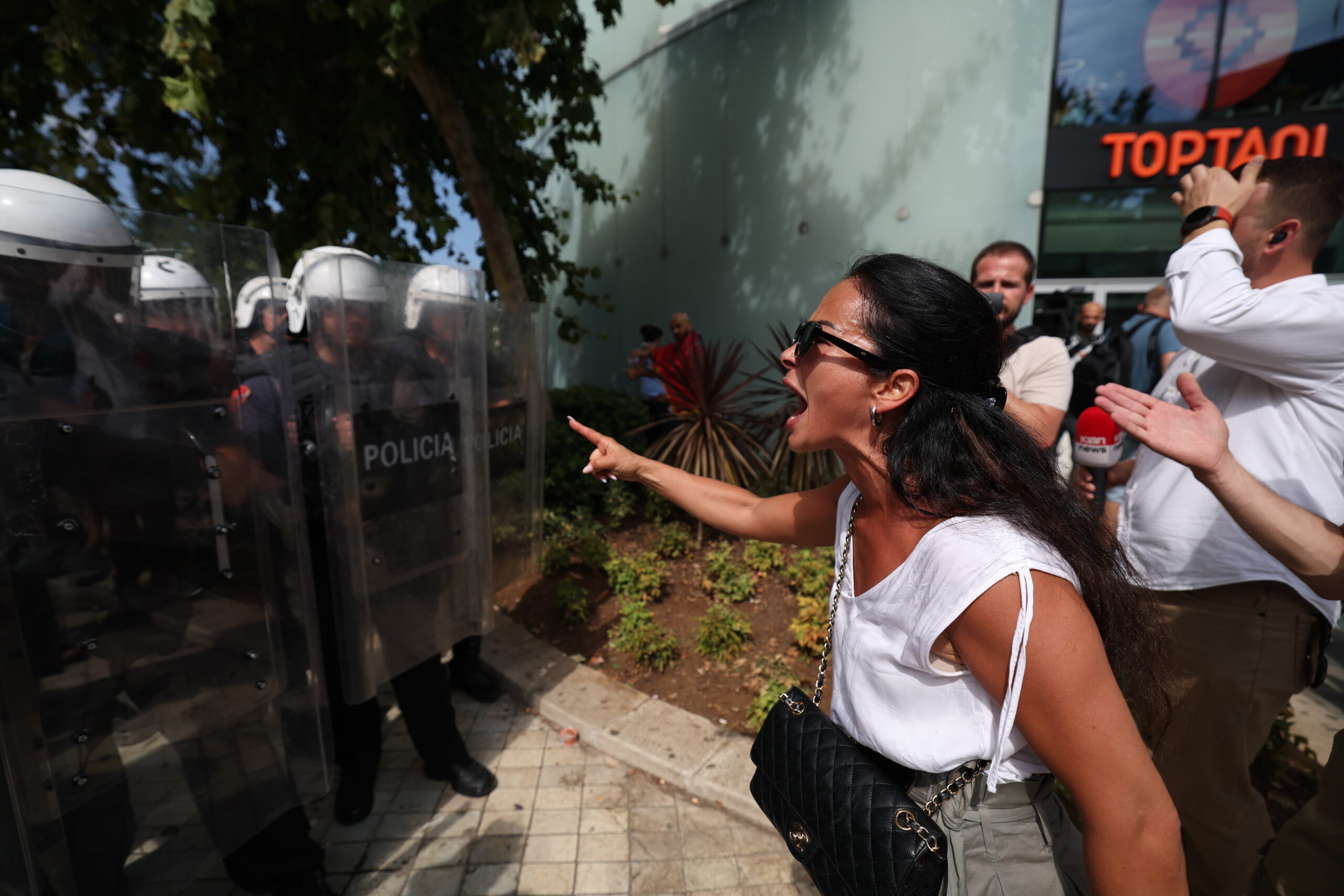 Albanie: affrontements lors d’une manifestation contre un projet immobilier lié à la famille Trump