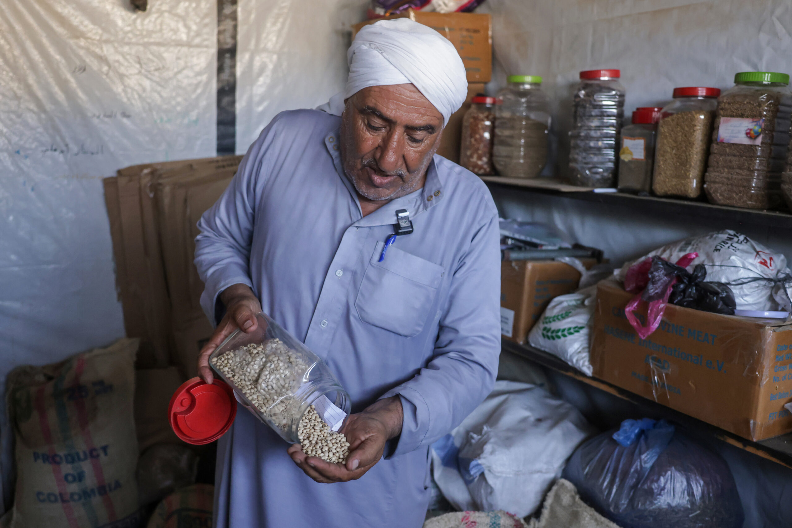 “Une lueur d’espoir”: à Gaza, une banque de semences renaît dans les ruines de la guerre