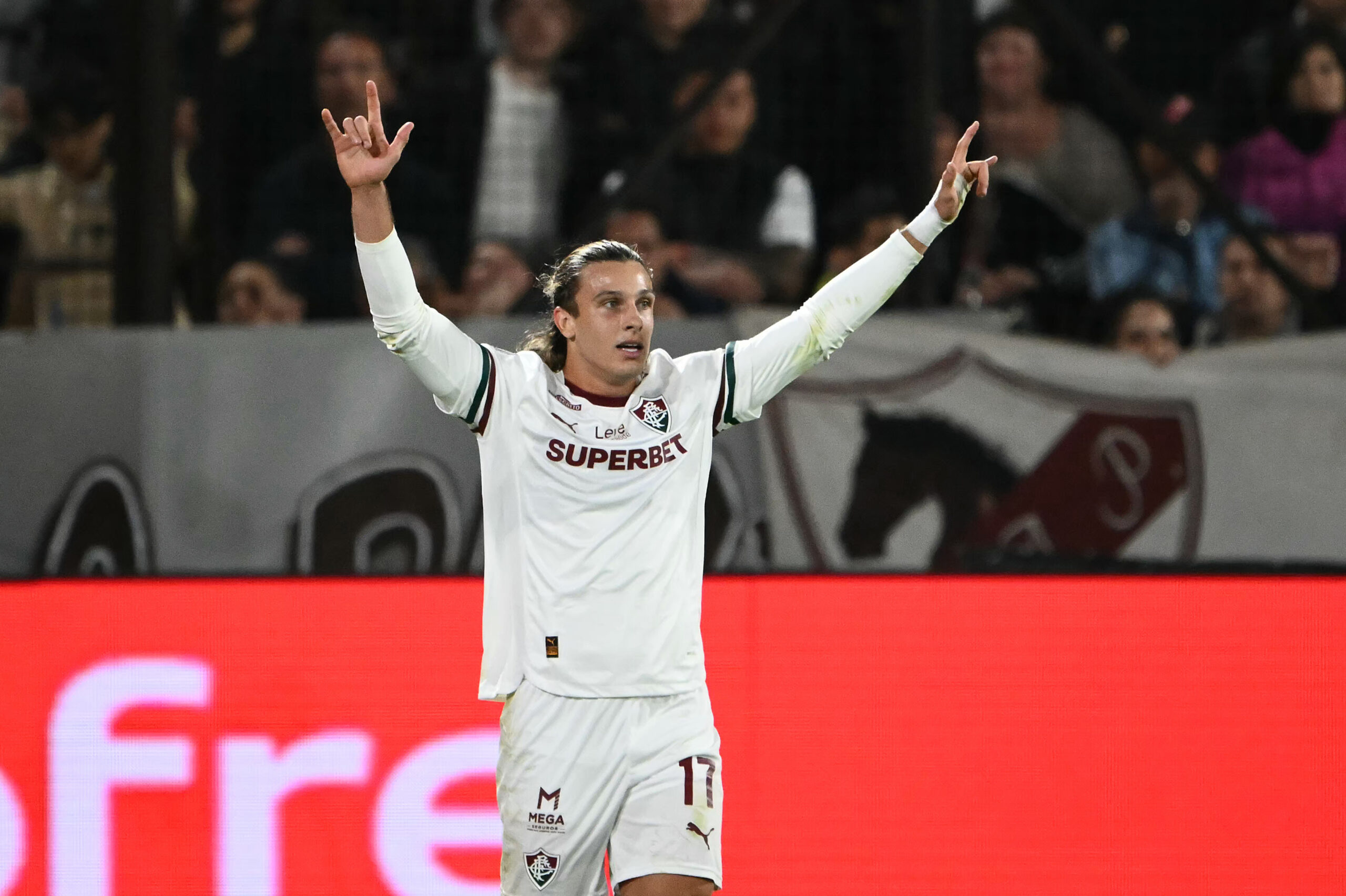 Fluminense perde para Platense (2-1), mas avança à semifinal da Libertadores