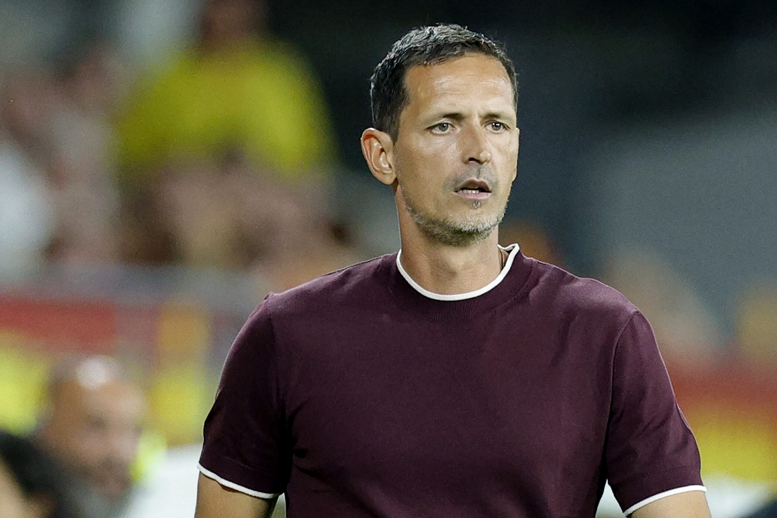 Lens demite técnico Dino Toppmöller após seis jogos