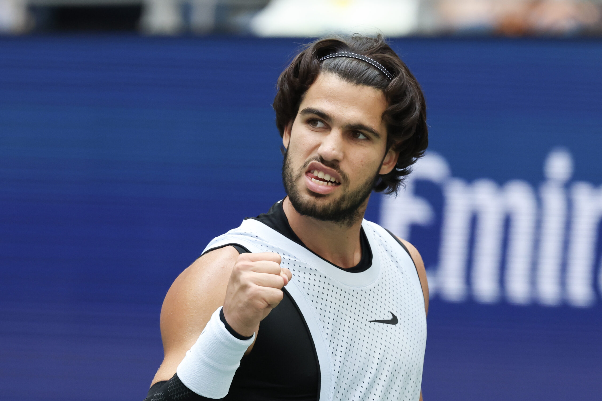 Alcaraz bate Tommy Paul vai às quartas do US Open
